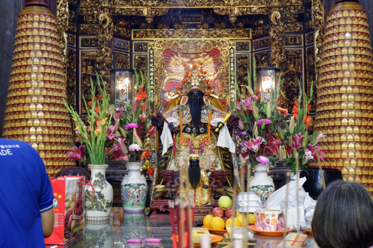 神像到底可不可以拍照。（圖／記者連宜方攝）