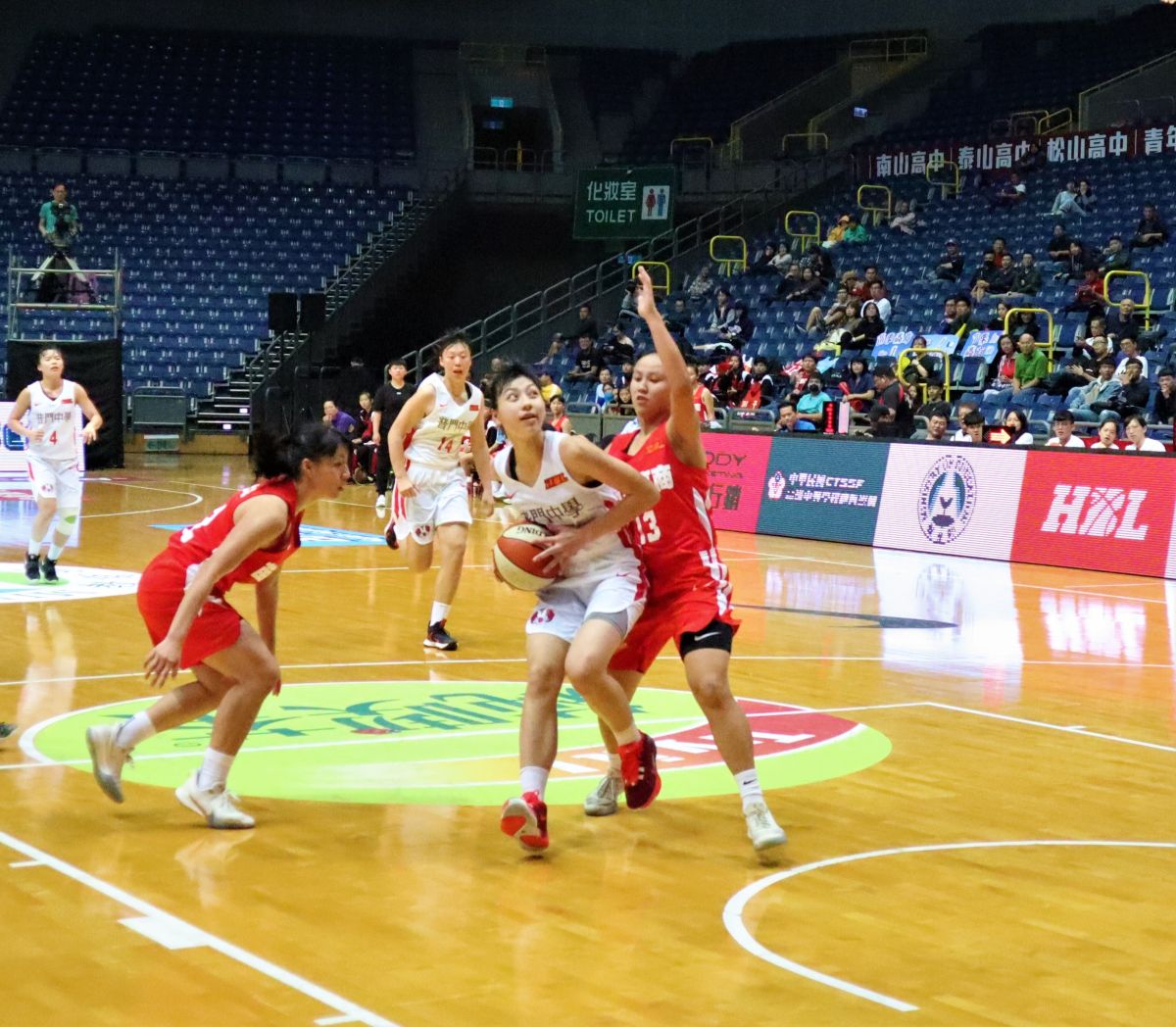 ▲HBL12強賽，普門中學陳芷英(9號)。（圖／鍾東穎攝 ,2019.12.24）