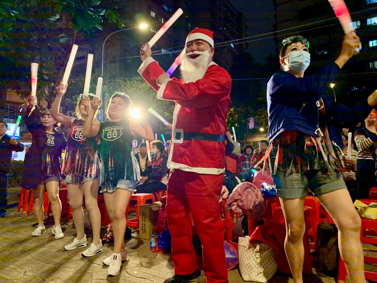 ▲國民黨新北第10（土城、三峽）選區立委候選人林金結今(24)日晚上於土城裕民廣場舉辦前所大型座談會。（圖／林金結辦公室提供）