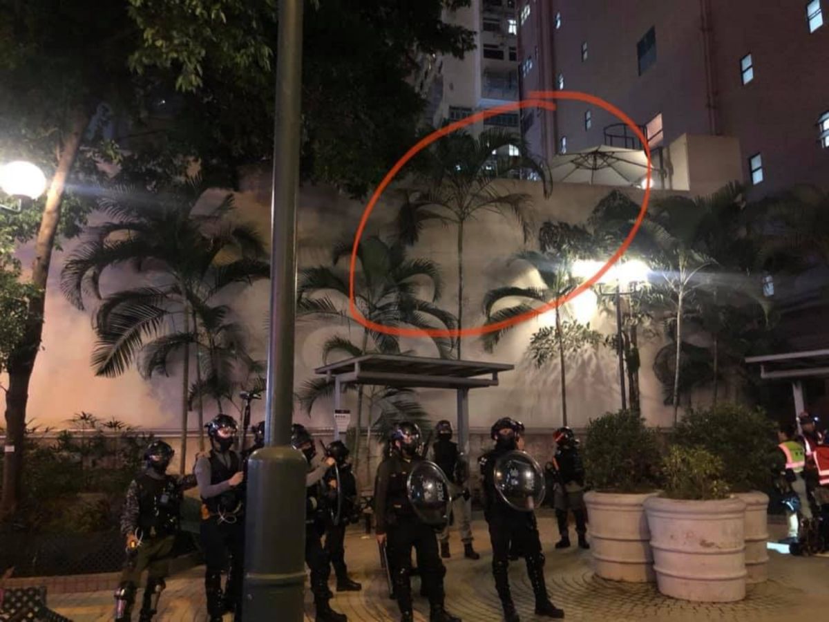 ▲香港一名16歲少年在耶誕節凌晨墜樓，並說著「我不想被消失」。（圖／翻攝香港01）