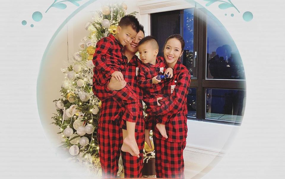 ▲侯佩岑首度公開一家四口「全家福」。（圖／翻攝侯佩岑臉書）
