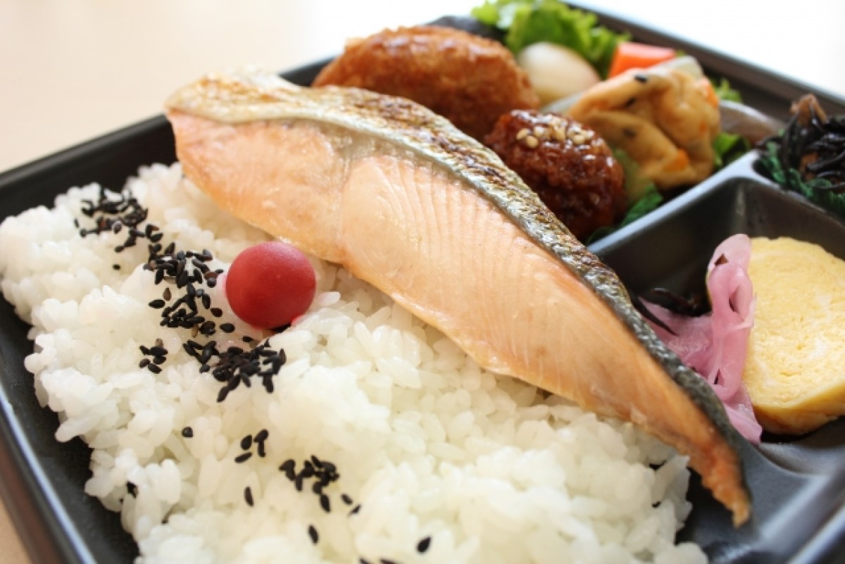 ▲日式有許多冷食，包括便當在內，其背後原因竟然藏著小貼心！（示意圖，非當事便當／取自 photoAC ）