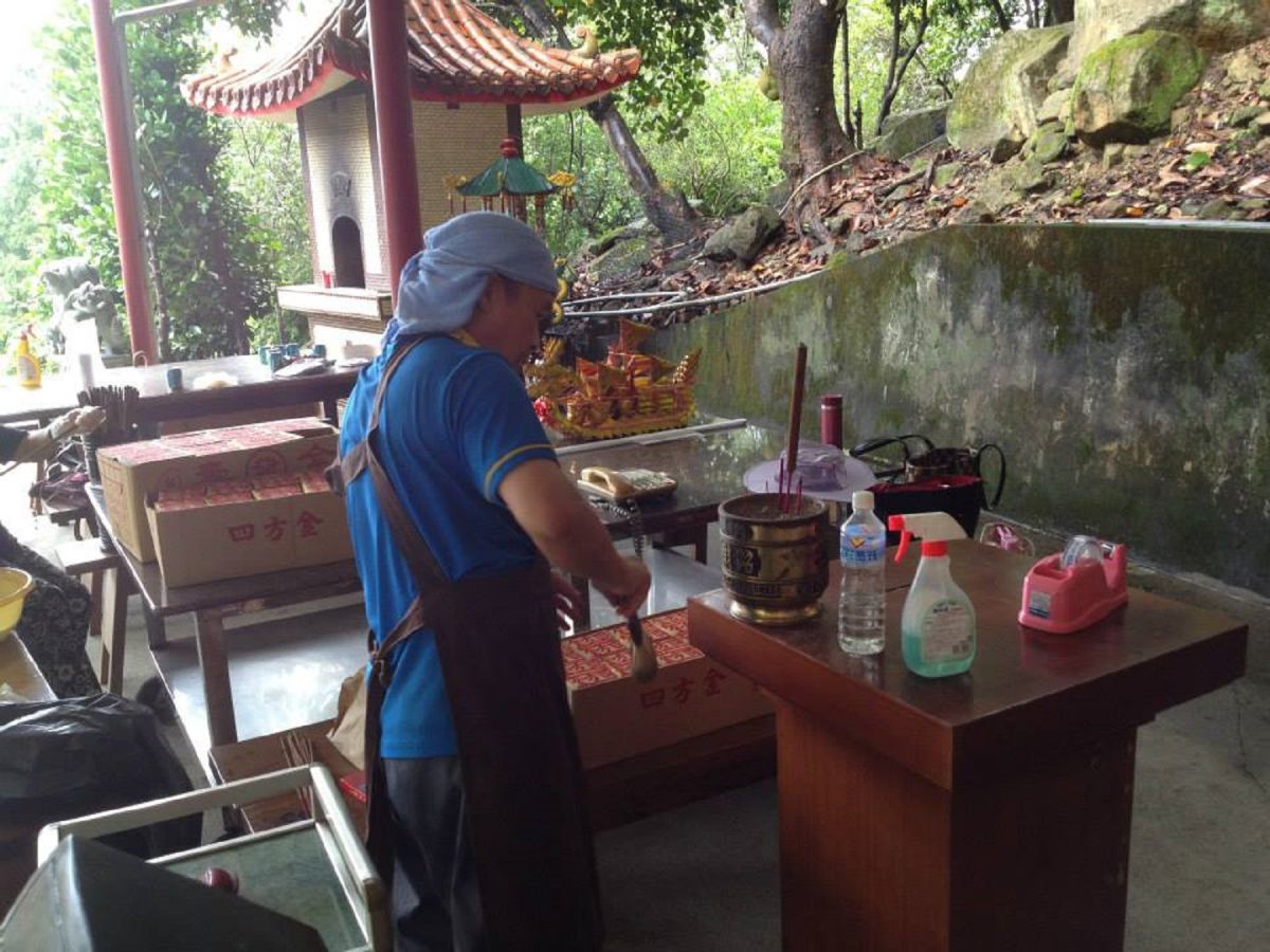 清香爐的步驟相當重要，不要搞錯了。（圖／翻攝自清德寺粉專）