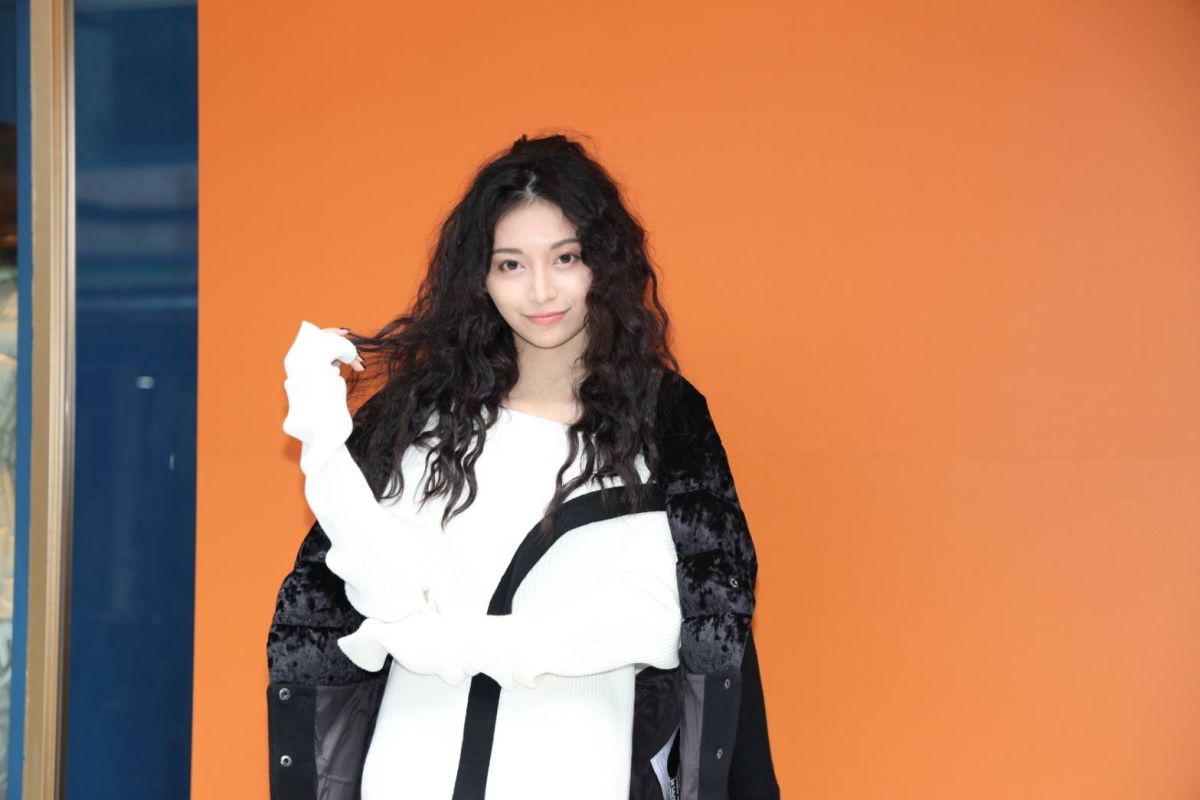 ▲祈錦鈅曝工作滿檔，沒時間談戀愛，只能愛撫手機。（圖／NOWnews影像中心, 2019.12.26）