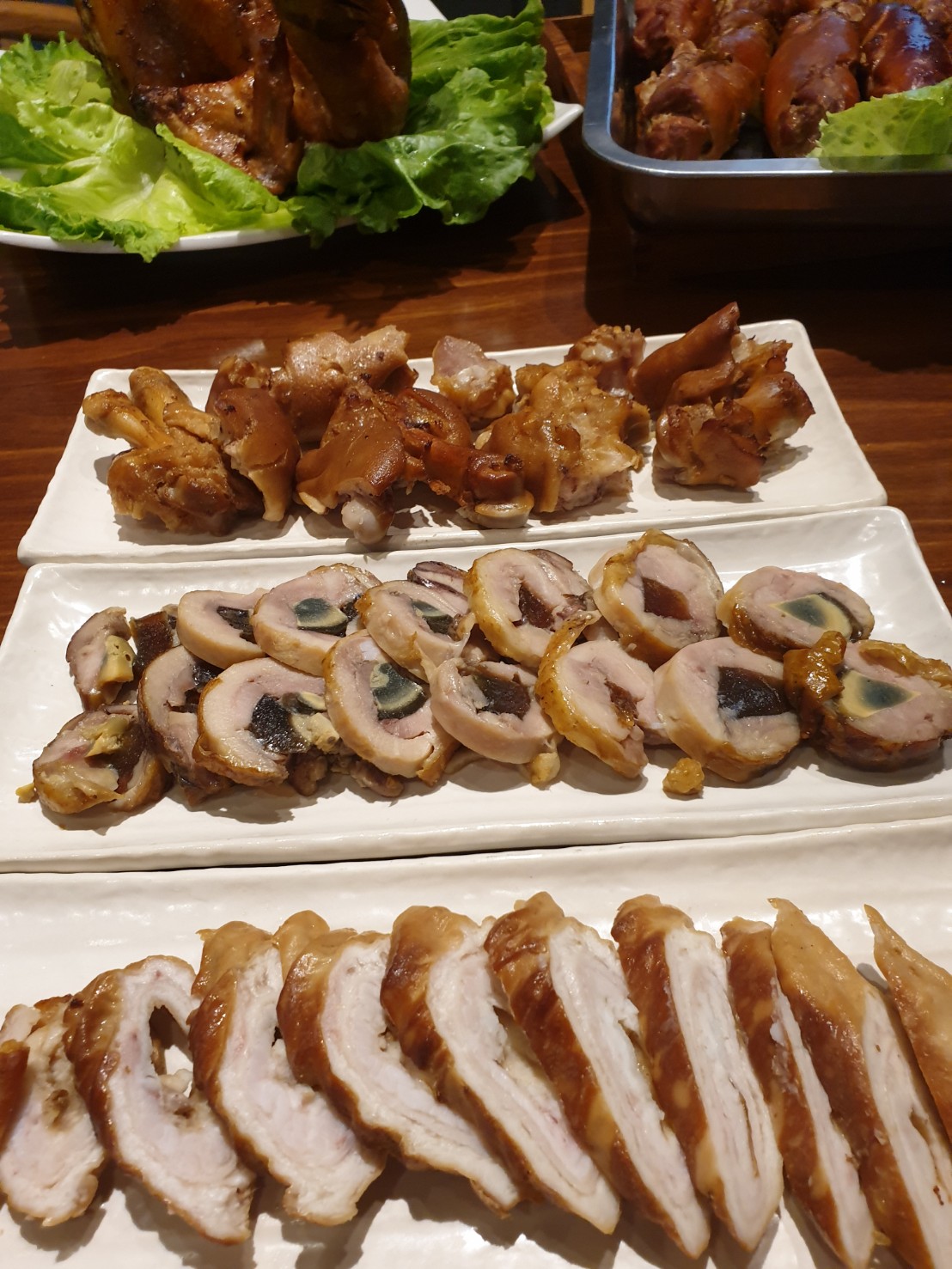 ▲小曲餃子館是道地東北味，鎮店三寶來店必點，超人氣美食。（圖／金武鳳攝，2019.12.27)
