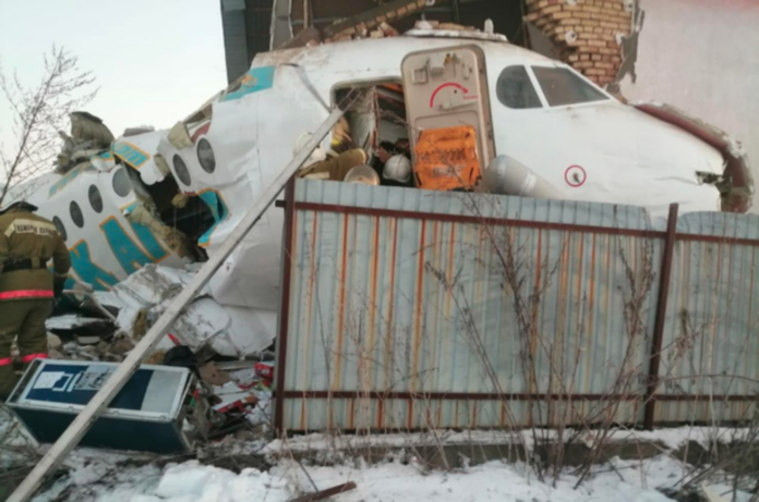 哈薩克航空驚傳墜機　機上百人生死未卜
