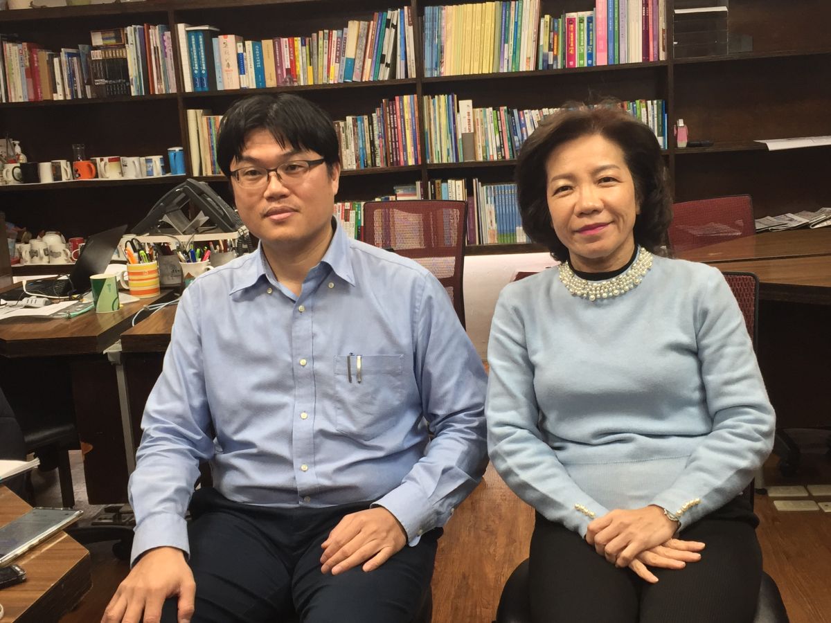 ▲108大專校院公開資訊今（27）日公布，根據統計有6所大專院校註冊率不達6成，高教司司長朱俊彰（左）、技職司司長楊玉惠（右）對外說明。（圖／記者黃仁杰攝，2019.12.27）