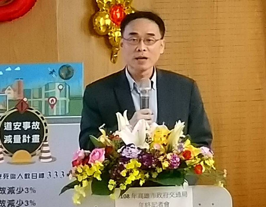 ▲高雄市政府交通局局長鄭永祥表示，明年公共運輸運量將以成長2%為目標。(圖／記者黃守作攝，2019.12.27) 

