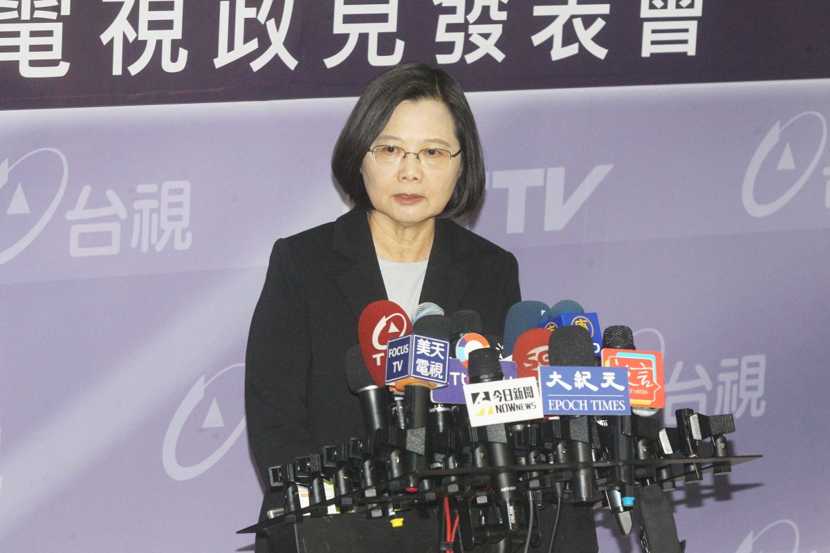 ▲蔡英文總統參加第三次電視政見發表會，會後媒體堵訪。（圖／記者葉政勳攝, 2019.12.27）