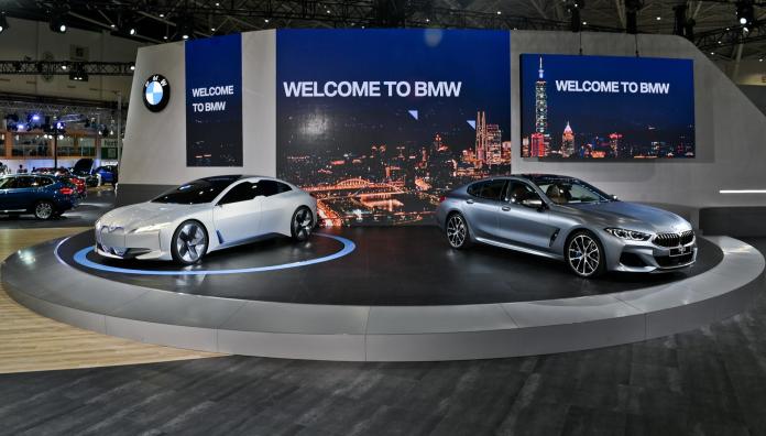 ▲ BMW純電動概念車i Vision Dynamics與頂級旗艦四門跑車THE 8 Gran Coupé於台灣首次亮相。（圖／BMW提供）
