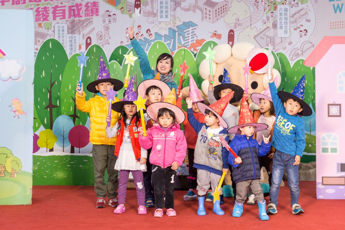 ▲立法委員呂孫綾今（29）日邀請海波兒童劇團，於林口運動公園演出「精靈傳說」。（圖／呂孫綾辦公室提供）
