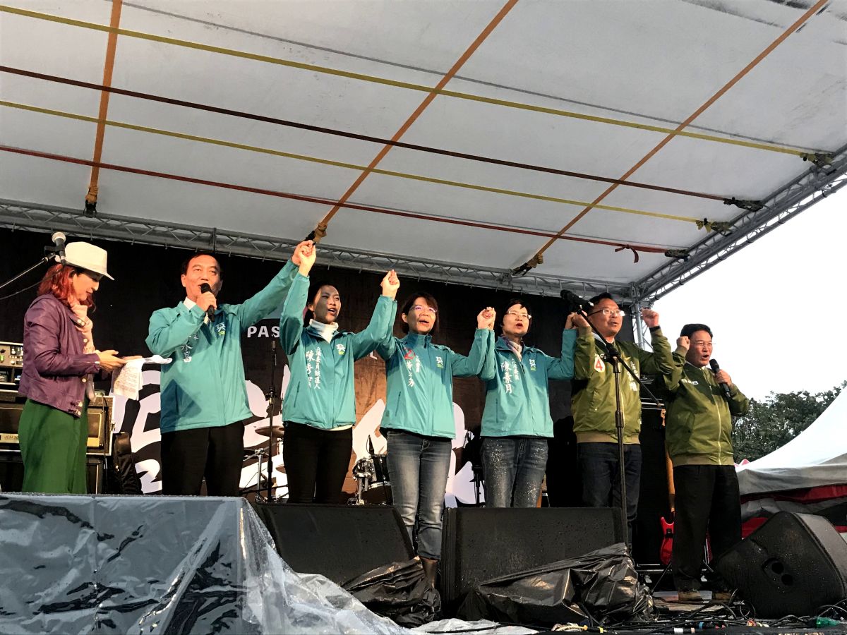 ▲彰化縣民進黨四區立委候選人到場進行「111秒大挑戰」，在111秒的時間限制裡，對青年觀眾說出心聲。（圖／記者陳雅芳攝，2019.12.29）