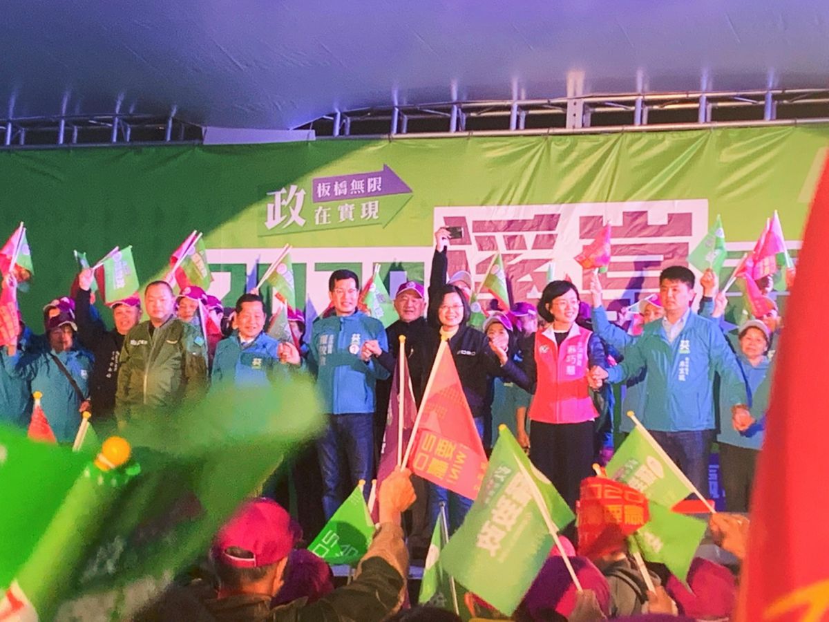 ▲總統蔡英文今（29）出席立委候選人羅致政舉辦的「2020溪崑要贏」造勢晚會。（圖／記者宋原彰攝，2019.12.29）