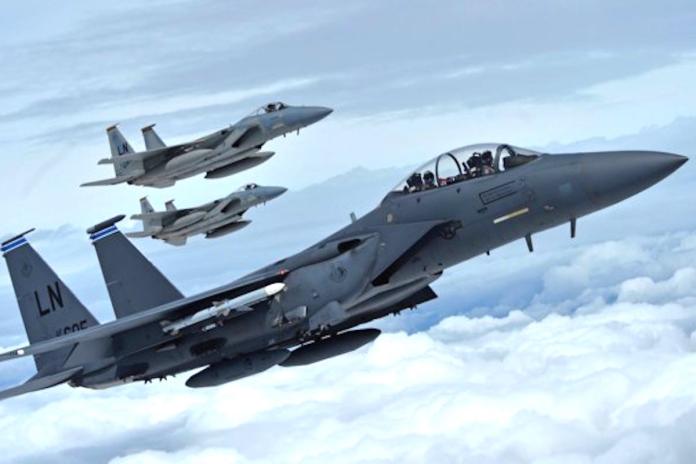 ▲菲律賓空軍與日本航空自衛隊將於11月27日到12月11日在菲國克拉克空軍基地首度舉行聯合防空訓練。示意圖。（圖／翻攝自 Business Insider.com ）