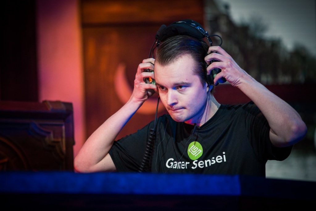 Sintolol宣布停止全職《爐石戰記》選手活動。   圖：翻攝自推特