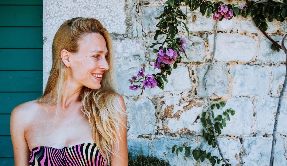  ▲年輕人可以按自己興趣學習發展，到了「結婚年齡」，可以自己決定要不要結婚，但也考驗每個人選擇的智慧。（圖／Shutterstock）