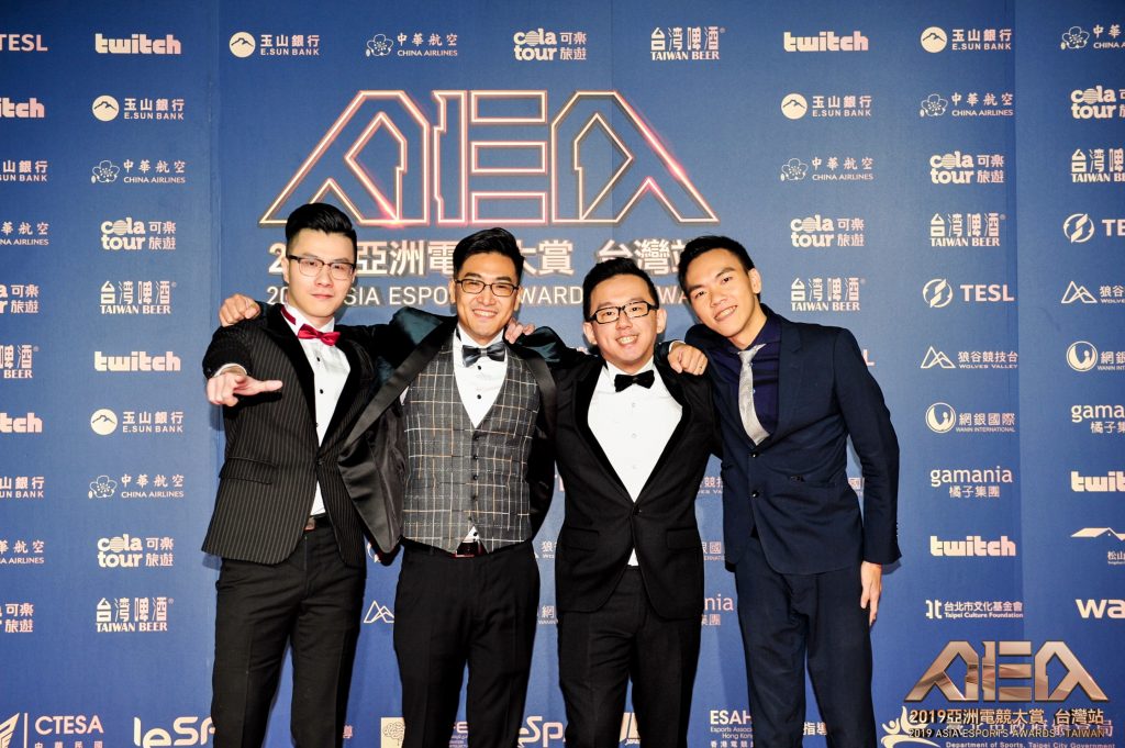 共同入圍年度最佳家用主機選手獎的「格鬥F4」。由左至右為：五股石油王、GamerBee、E.T.、ZJZ。