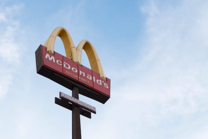 ▲麥當勞「板烤雞腿堡」在2018年就停售，造成許多鐵粉崩潰。（示意圖／翻攝自 Pixabay ）