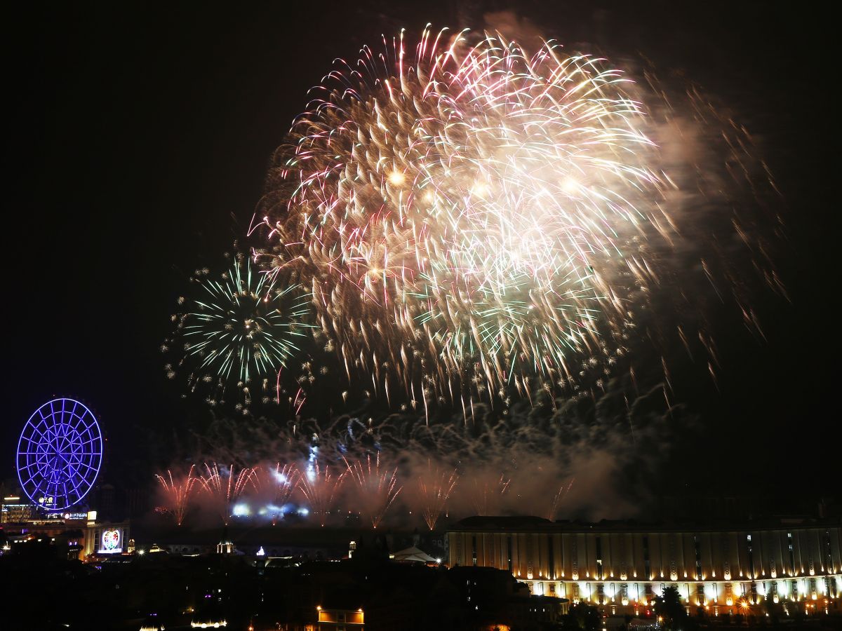 ▲「全台最長秒數的999秒大型藝術煙火秀」今年特別施放「12吋煙火彈」綻放時震撼驚人。（圖／記者陳美嘉攝，2020.01.01）