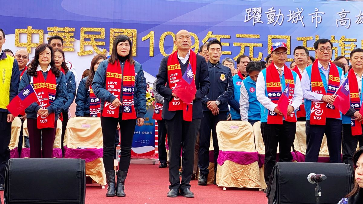 ▲韓國瑜參加高雄市升旗典禮，開口唱國歌。(圖／記者張文晃攝，20120.01.01)