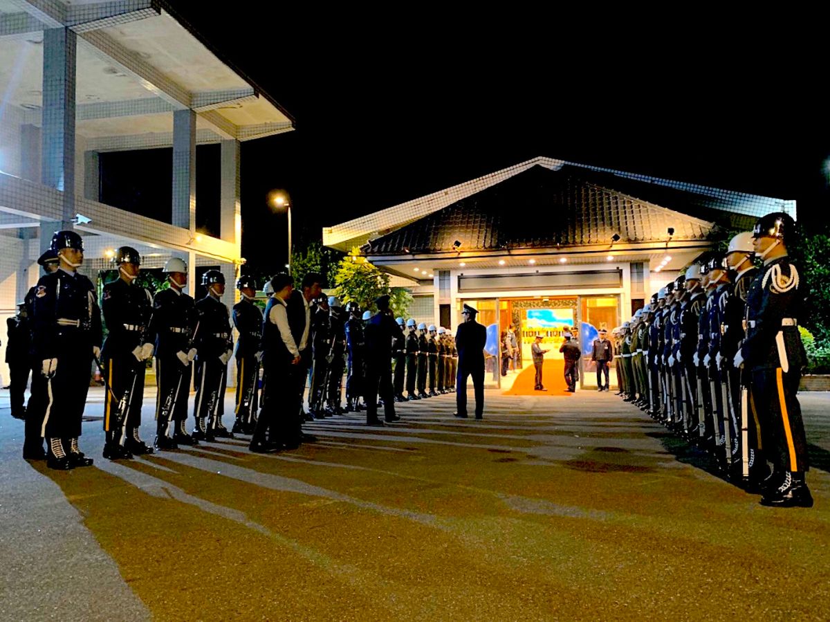 ▲內湖三軍總醫院的懷德廳外，已有軍儀隊在場等候迎靈。（圖／記者陳思誼攝,2020.01.02）