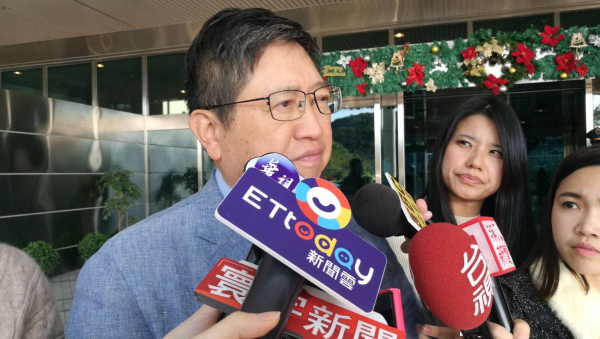 ▲新竹縣縣長楊文科今（3）天也特別來到三總，探望住在新竹縣湖口鄉的傷患作計室中校作參官周欣頤。（圖／記者劉雅文拍攝）