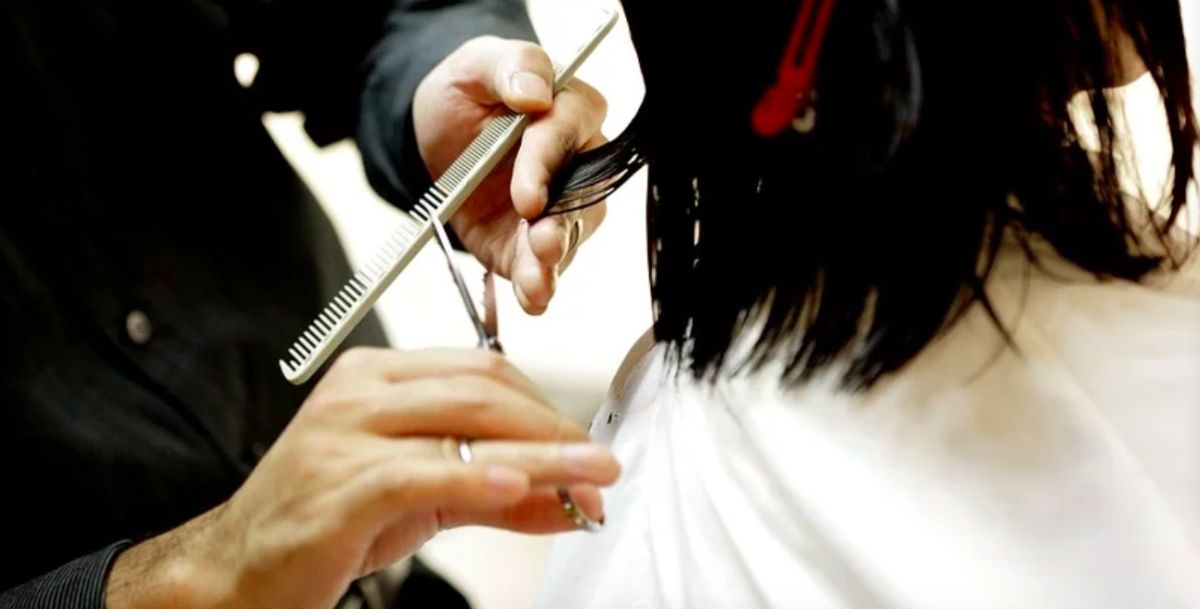 ▲有網友在PTT問及「頭髮過腰一定要看日子剪嗎？」釣出內行揭密真相，同時更有過來人直指「不信邪會衰3年」。（示意圖／取自pixabay）