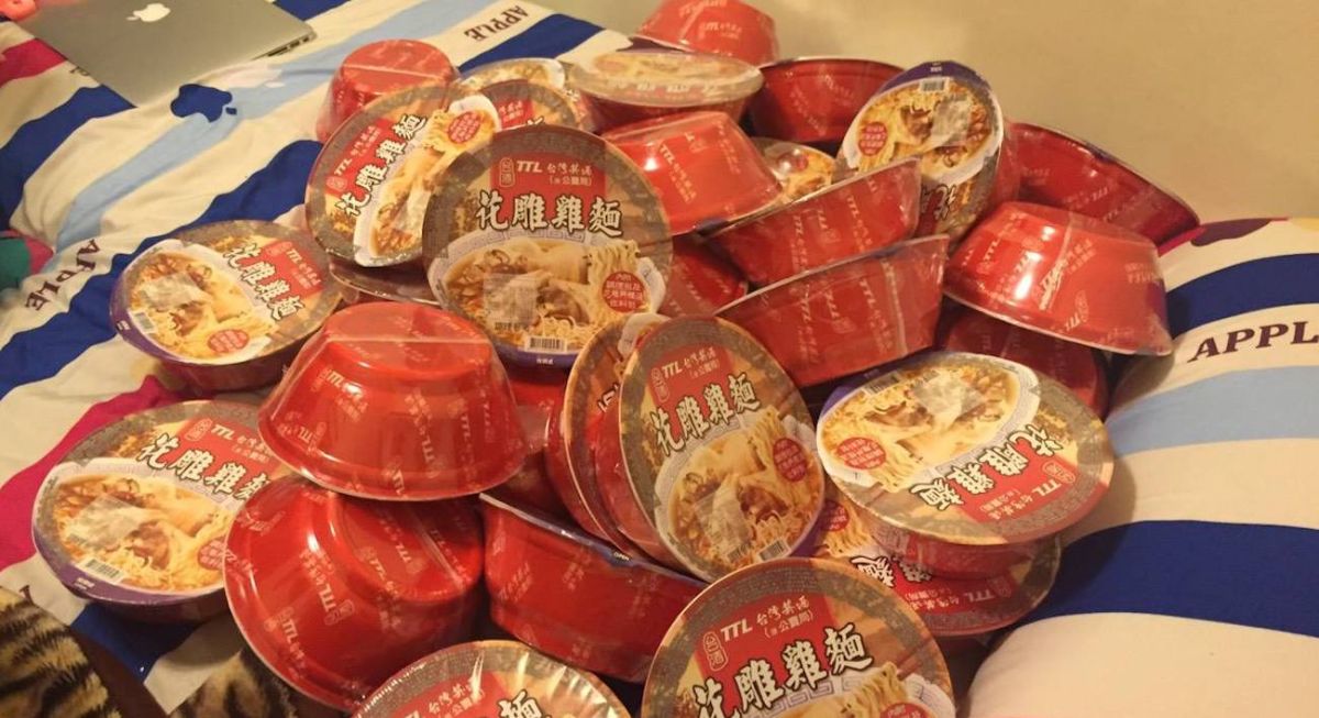 ▲有老饕再曝台酒花雕雞麵的「隱藏吃法」，貼文再度引發熱議。（示意圖／翻攝自爆廢公社）