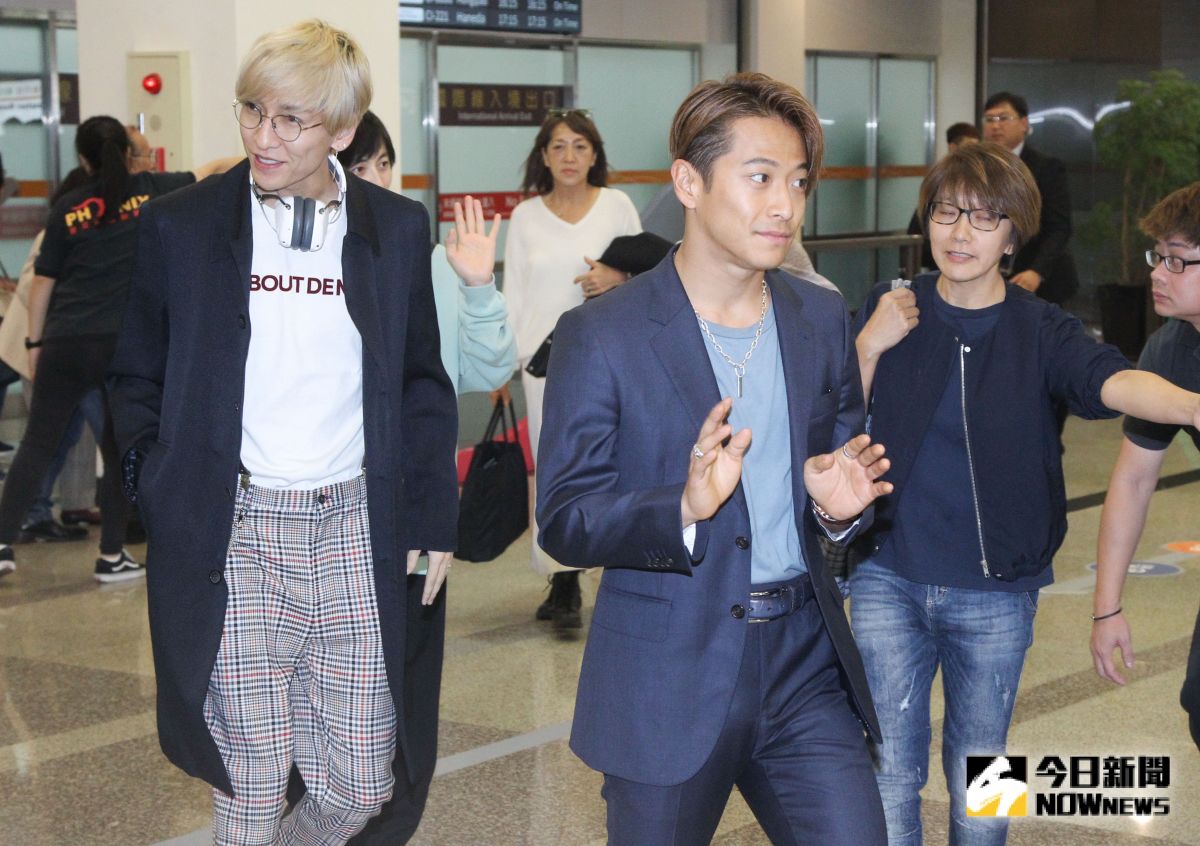 ▲w-inds.抵達台灣，團員緒方龍一、橘慶太、千葉涼平親切和歌迷打招呼。（圖／記者葉政勳攝 , 2020.01.04）