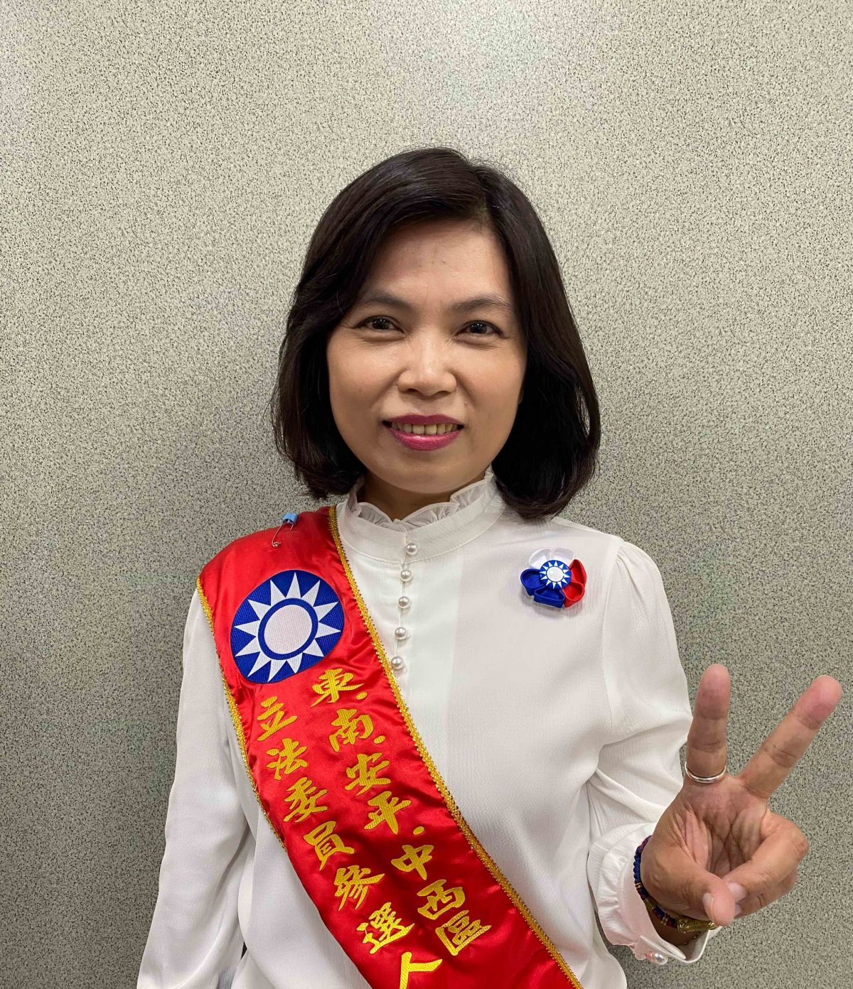 ▲國民黨立委候選人蔡淑惠扯黑鷹失事原因，是民進黨聯合站路口拜票所致，引起一片撻伐。（圖／記者陳聖璋攝）