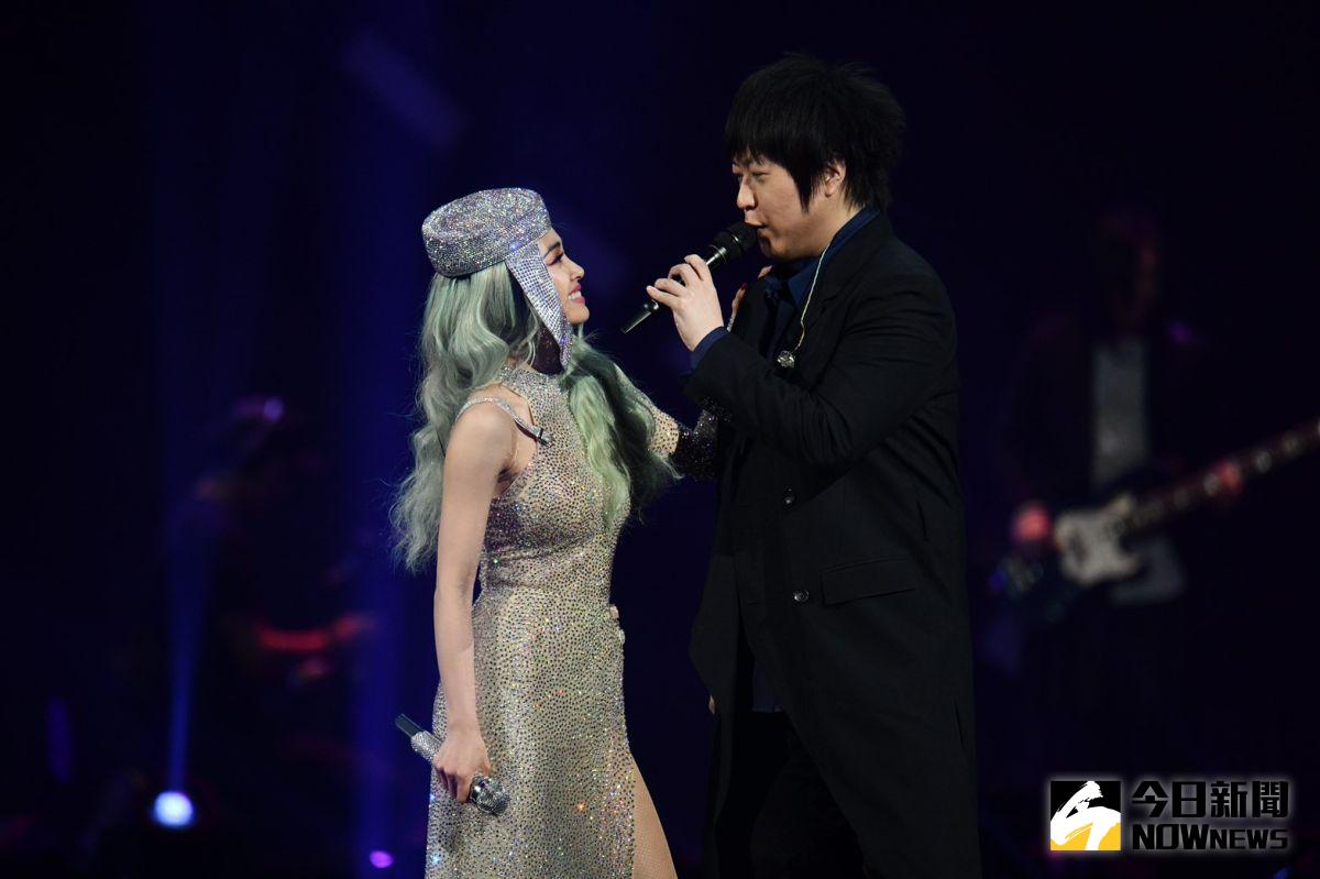 ▲蔡依林「蔡依林Ugly Beauty 2019-2020世界巡迴演唱會」台北站最終場合體五月天，曖昧逼問「看過我的胯下嗎？」（圖／記者林柏年攝, 2020.01.05）
