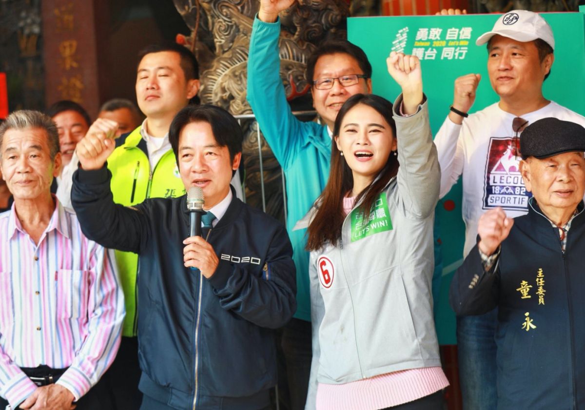 ▲民進黨副總統候選人賴清德為黨籍立委候選人賴品妤站台造勢。（圖／蔡英文競選辦公室提供）