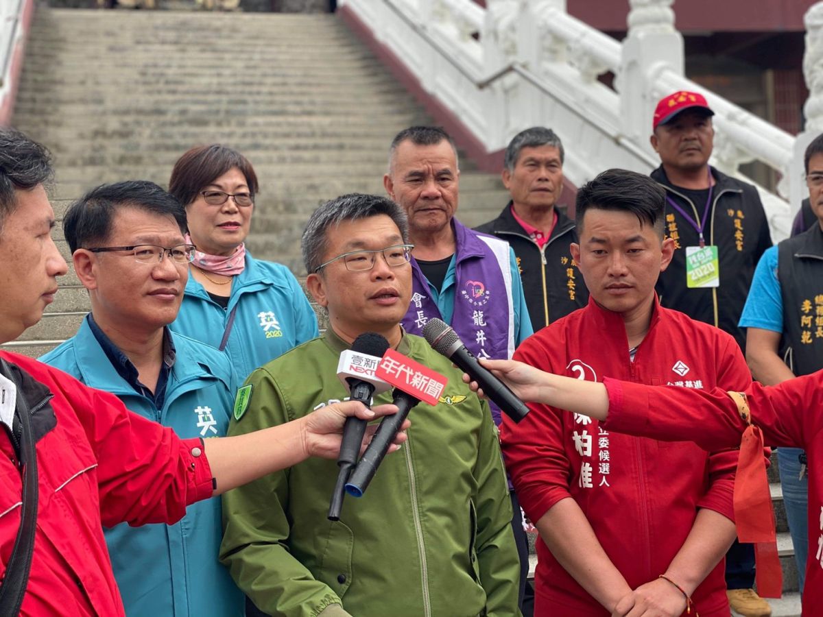 ▲立法院副院長蔡其昌陪同立委候選人陳柏惟沙鹿掃街拜票。 (圖／柳榮俊攝2020.1.6)
