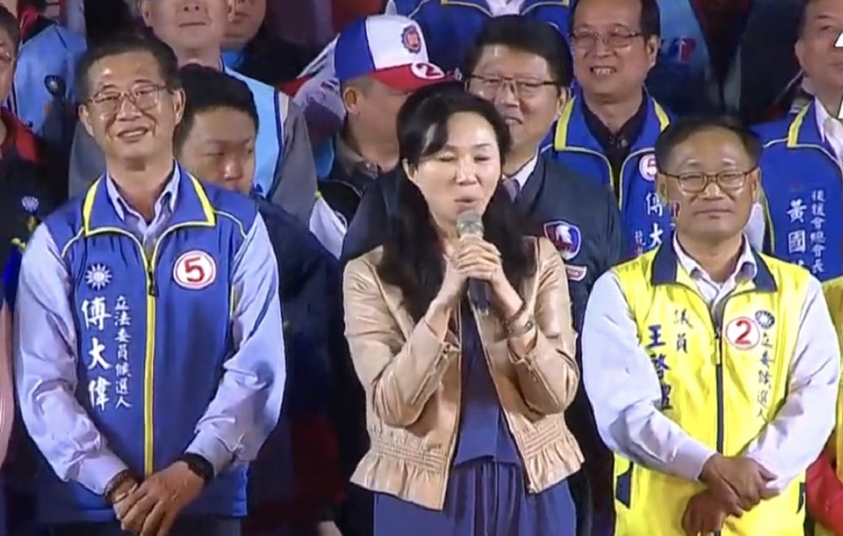 ▲國民黨嘉義縣市聯合造勢，總統候選人韓國瑜未克出席，由其夫人李佳芬代打。（圖／記者陳惲朋翻攝）