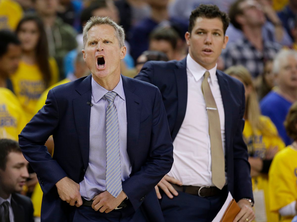 ▲昔日師徒對決！勇士主帥Steve Kerr（左）、國王主帥Luke Walton。（圖／美聯社／達志影像）