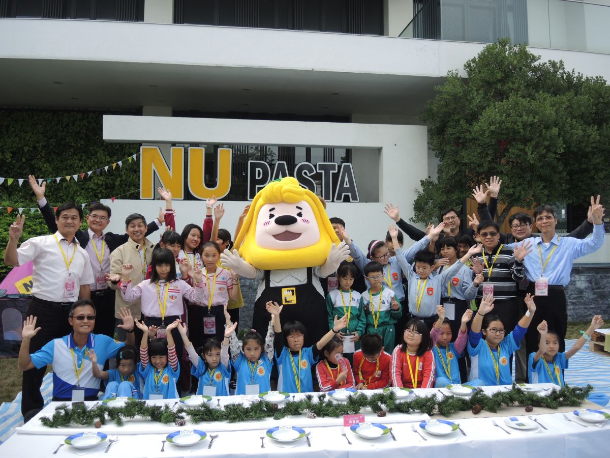 ▲唯賀國際餐飲集團舉辦「一路向愛．與您童在」公益野餐活動，邀請埔心鄉七所國中、小學「唯賀助學金」受獎學童參加。（圖／記者陳雅芳攝，2020.01.07）