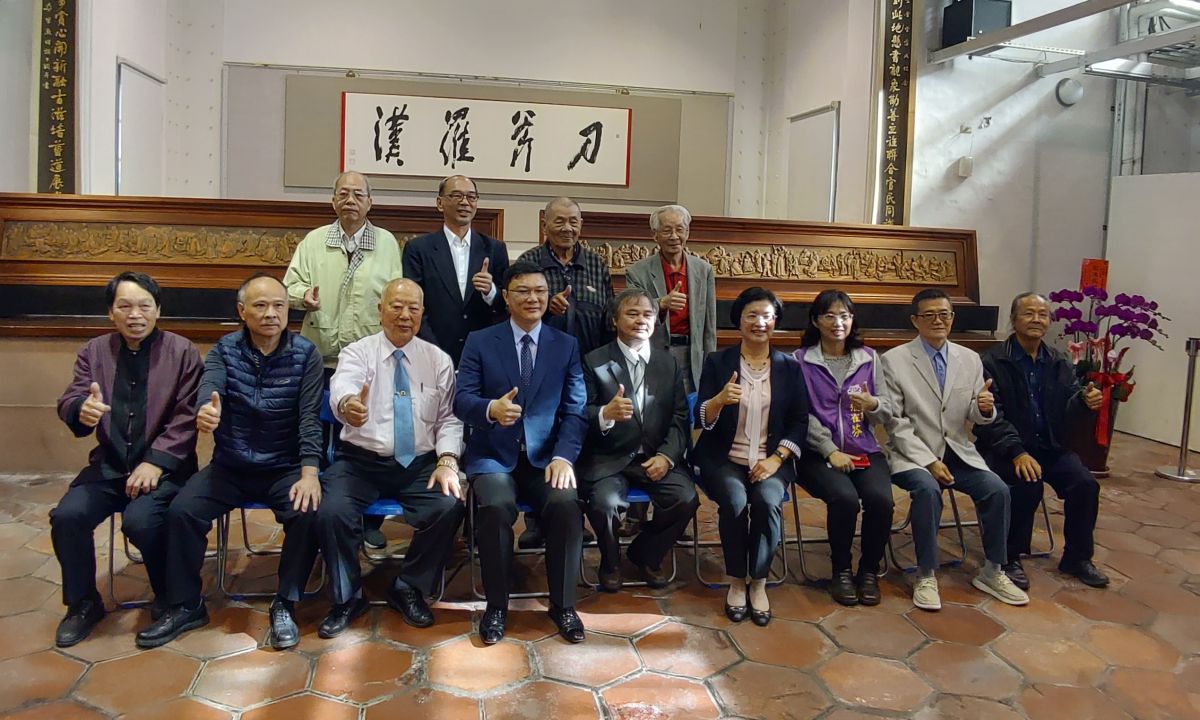 ▲鹿港公會堂推出「刀斧羅漢-人間國寶李秉圭雕刻展」，展期到2月9日，彰化縣長王惠美、鹿港鎮長許志宏，歡迎大家前來參觀。（圖／記者葉靜美攝，2020.01.08） 