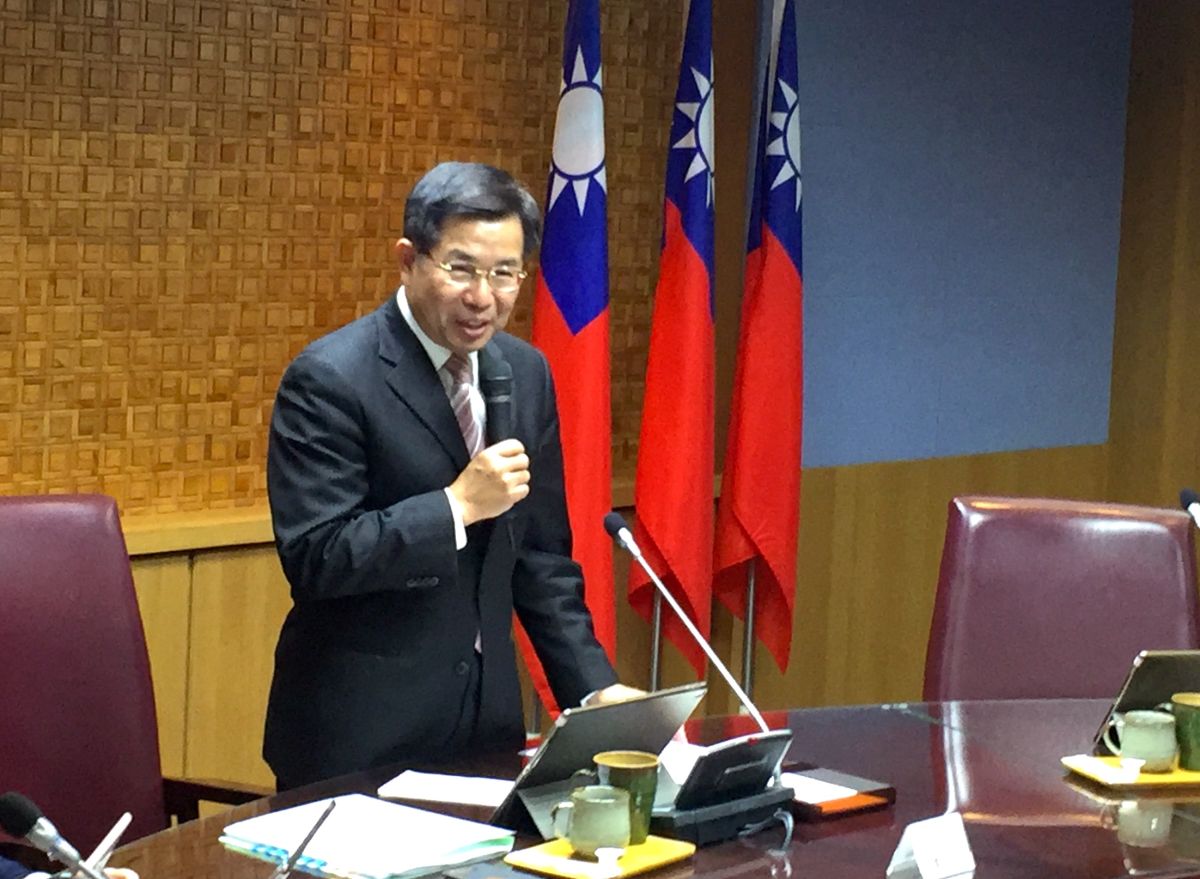 ▲教育部長潘文忠表示，除了感謝過去一年部內推動新課綱、考招制度還有打擊性平教育假消息、反霸凌外，也對於藉由社群媒體向社會大眾溝通相當看好，認為這樣的新嘗試能廣納更多意見，聽到更多不同的聲音。（圖／記者黃仁杰攝，2020.1.8)