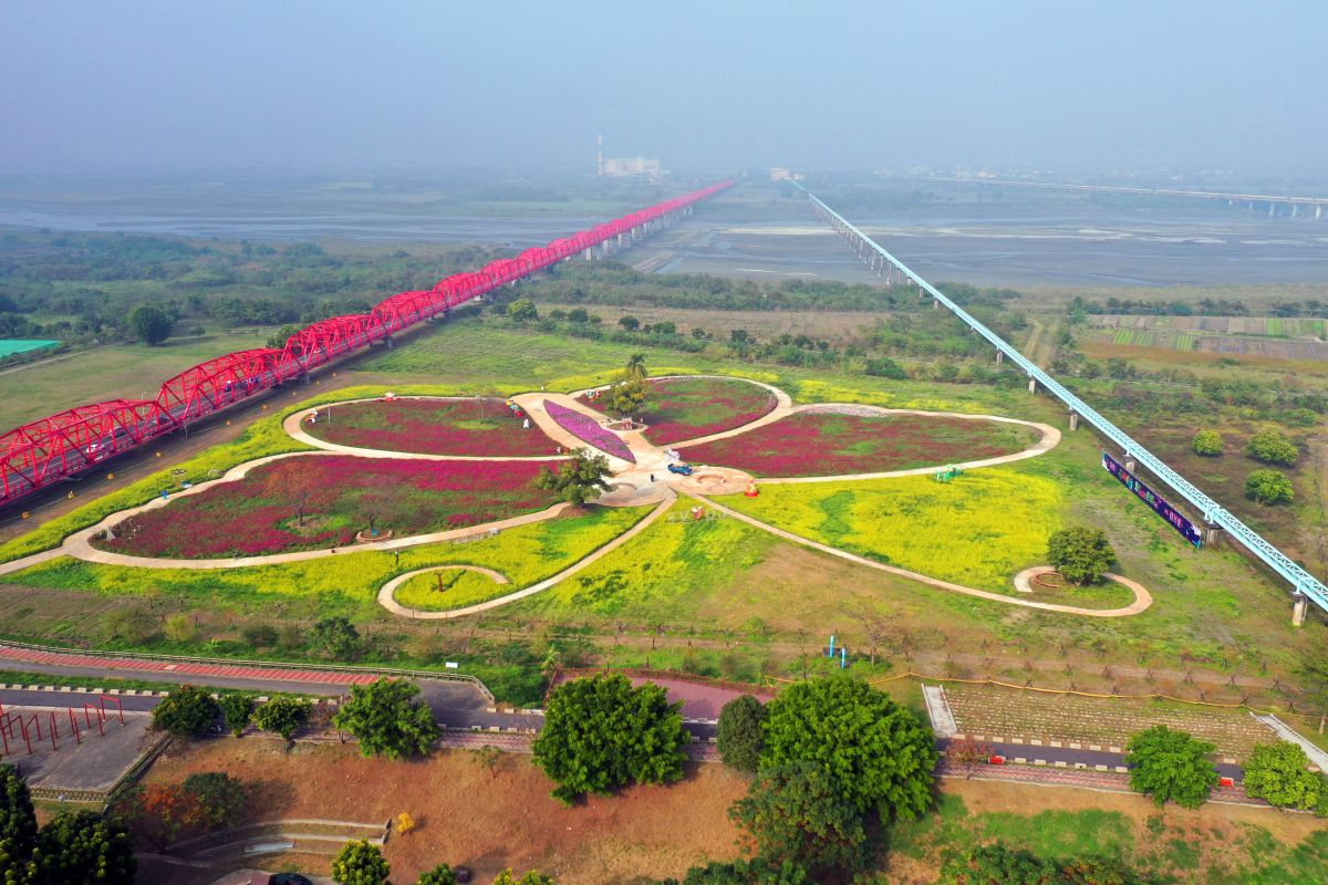 ▲「2020燈Light西螺」燈會，一連33天在西螺大橋廣場及橋下蝴蝶公園亮麗登場。（圖／記者洪佳伶翻攝）