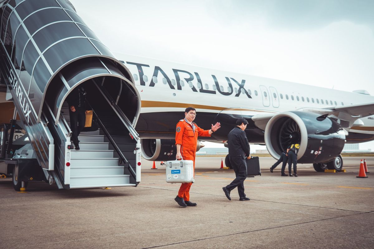 ▲星宇航空粉絲團透露，董事長張國煒主持 1 月 23 日首航儀式後，將親自執飛當日的台北－澳門來回航班。（圖／星宇航空）