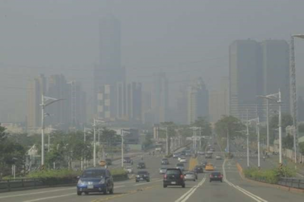 ▲空汙嚴重一個不小心室內空汙竟比室外嚴重，一個動作還給居家好空氣。（圖／資料照片）