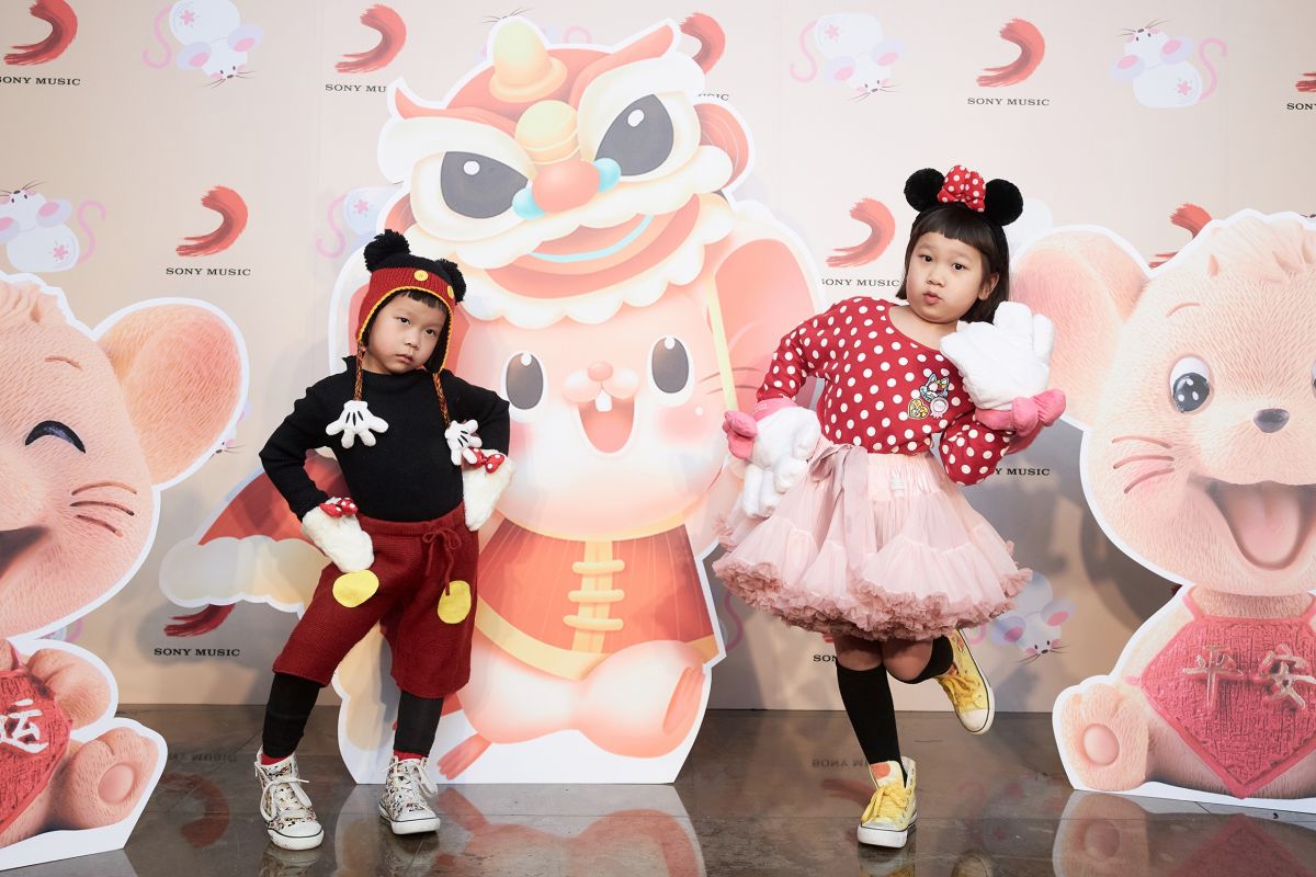 ▲胖球在索尼音樂的尾牙上辦米老鼠，萌樣圈粉無數。（圖／索尼音樂提供）
