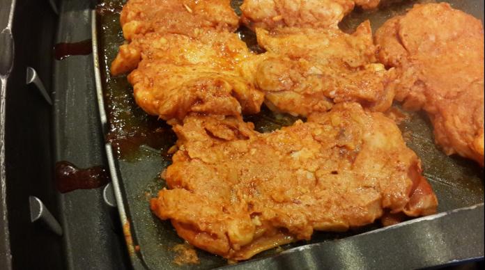 ▲有網友在 PTT 八卦版將胖老爹和烤雞界龍頭的 21 世紀風味館做比較，想知道哪一間的炸雞比較美味。（示意圖／翻攝自 Pixabay ）