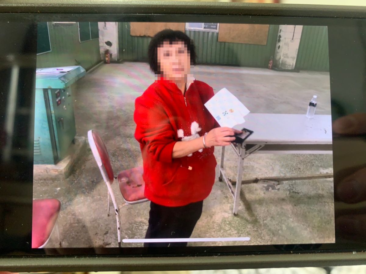 
▲桃園傳出首宗違反選罷法案件，是楊梅區一名老婦人疑似因為疏忽將政黨選票帶出投開票所。（圖／記者李春台攝, 2020.01.11）
