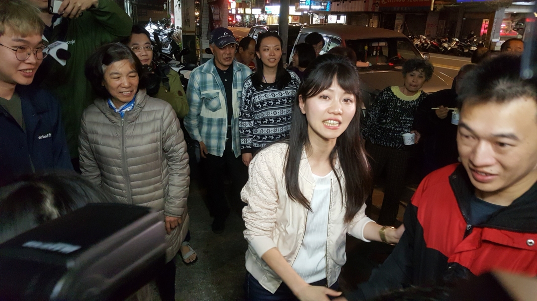 ▲「港湖女神」高嘉瑜傍晚6點左右親赴總部看開票。（圖／特約記者張家維攝，2020.1.11） 