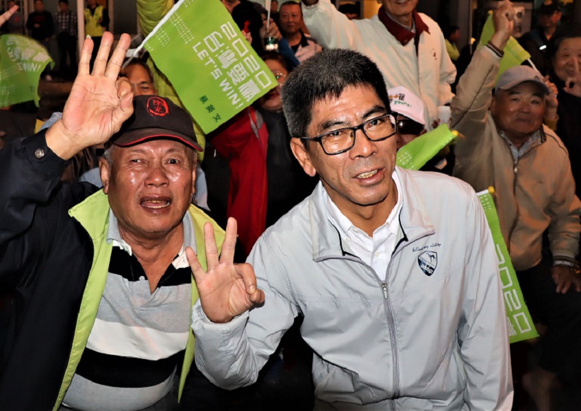 ▲民進黨澎湖選區立委候選人楊曜自行宣布當選。（圖／記者張塵攝，2020.01.11）