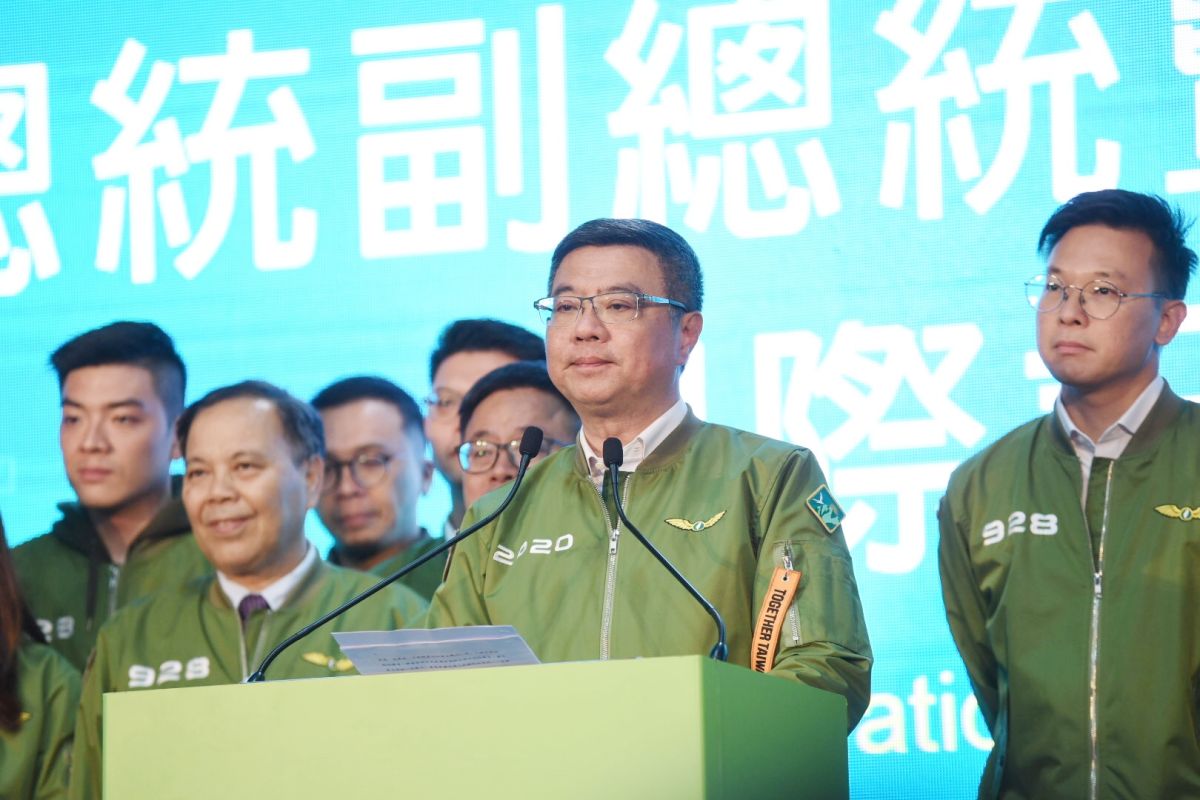 ▲民進黨黨主席在開票結束後召開記者會，坦承在小黨夾殺、瓜分下，表現不算亮眼。（圖／記者陳明安攝）