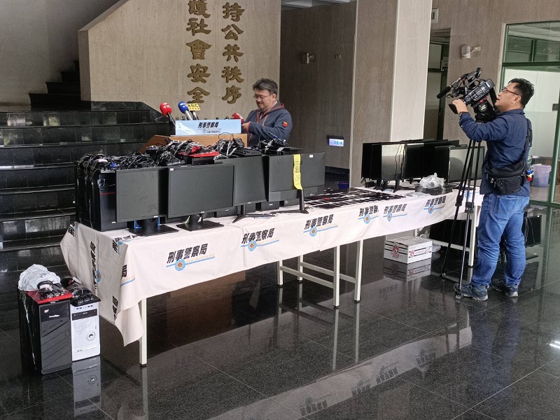 ▲刑事局在台中市台灣大道一處商辦大樓查獲賭博機房（圖／警方提供）