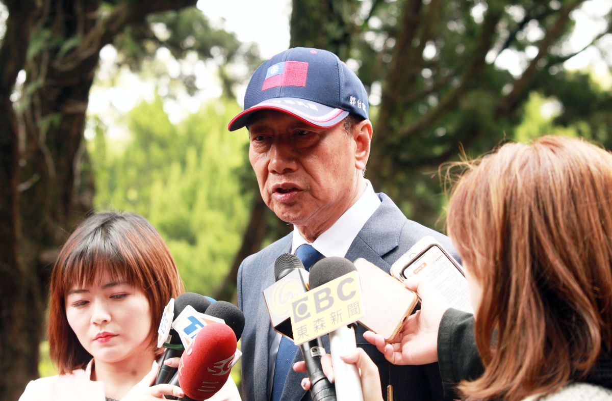 ▲郭台銘今天到頭寮謁陵之後，預言將來最能把民眾黨運作的很正常的、最依賴的一個人應該就是蔡壁如。（圖／記者李春台攝,  2020.01.13）