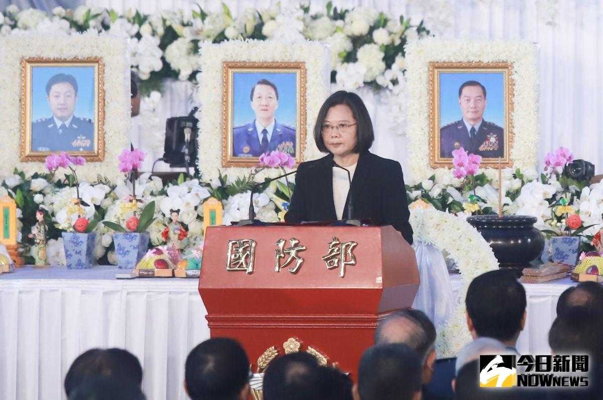 ▲黑鷹直升機失事造成參謀總長沈一鳴上將等8名將官殉職，2020年1月14日上午在空軍松山基地指揮部舉辦聯合公祭，總統蔡英文親自到場致詞致哀。（圖／記者葉政勳攝 , 2020.01.14）